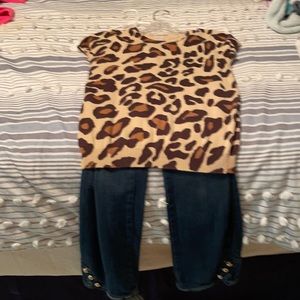 Short sleeve sweater with jeans